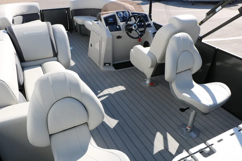 Slide: The Image of Sylvan Mirage 820 Party Fish Tri Toon 2026 - 7