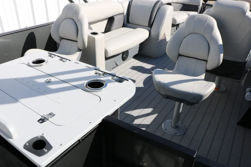 Slide: The Image of Sylvan Mirage 820 Party Fish Tri Toon 2026 - 9