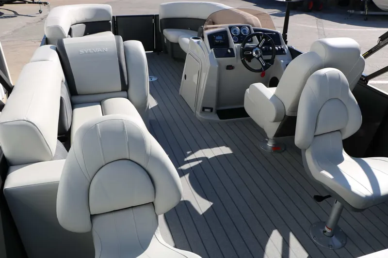 Slide: The Image of Sylvan Mirage 820 Party Fish Tri Toon 2026 - 6