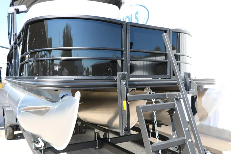 Slide: The Image of Sylvan Mirage 820 CLZ DH Tri Toon 2026 - 11