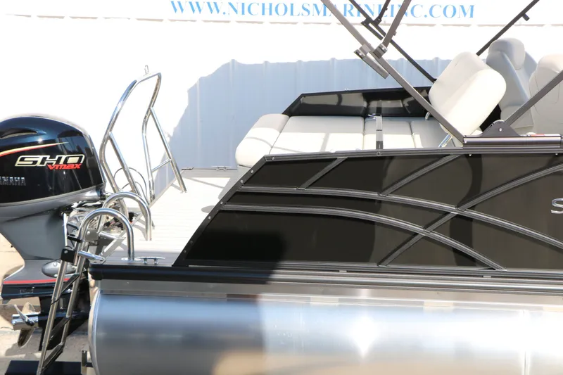 Slide: The Image of Sylvan Mirage 820 CLZ DH Tri Toon 2026 - 13