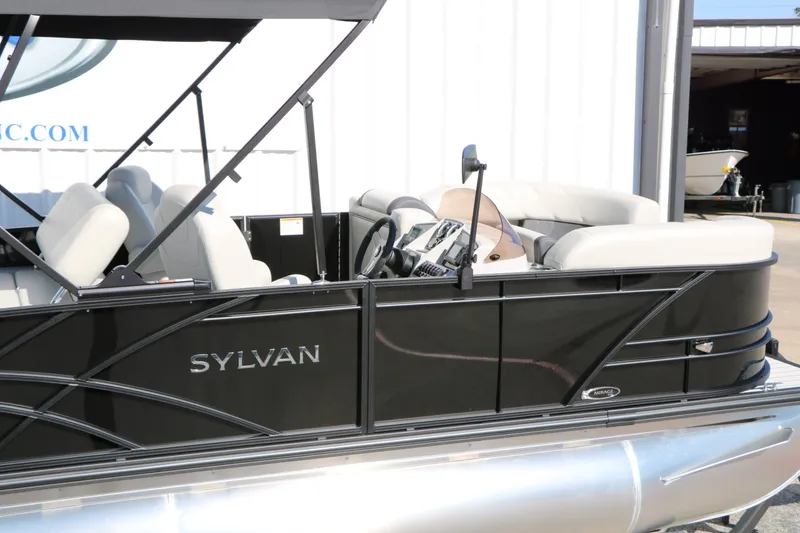 Slide: The Image of Sylvan Mirage 820 CLZ DH Tri Toon 2026 - 14