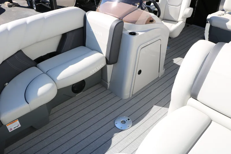 Slide: The Image of Sylvan Mirage 820 CLZ DH Tri Toon 2026 - 18