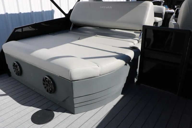 Slide: The Image of Sylvan Mirage 820 CLZ DH Tri Toon 2026 - 24