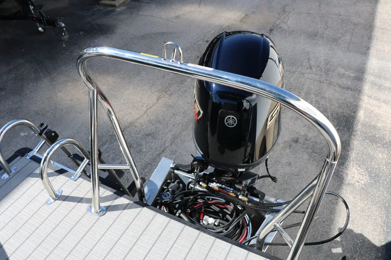 Slide: The Image of Sylvan Mirage 820 CLZ DH Tri Toon 2026 - 29