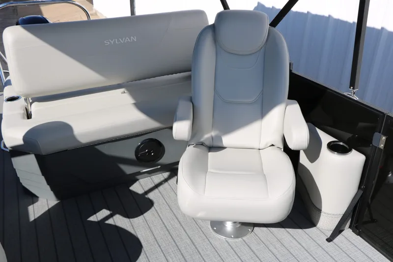 Slide: The Image of Sylvan Mirage 820 CLZ DH Tri Toon 2026 - 35