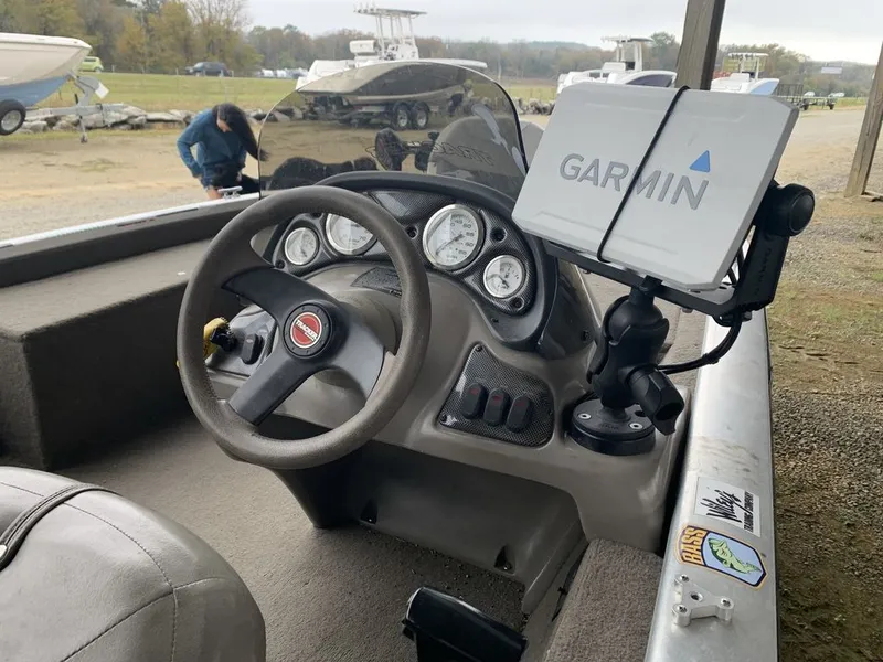 Slide: The Image of Tracker PT 175 2003 - 2