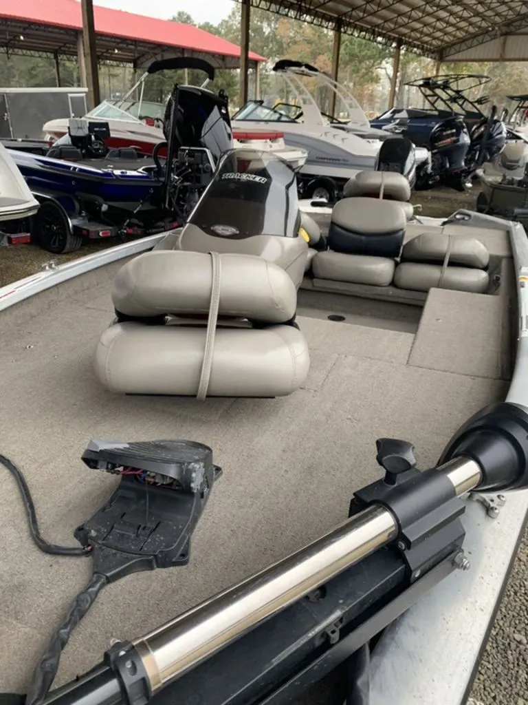 Slide: The Image of Tracker PT 175 2003 - 4