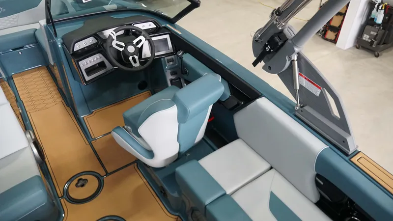 Slide: The Image of MasterCraft NXT22 2026 - 14