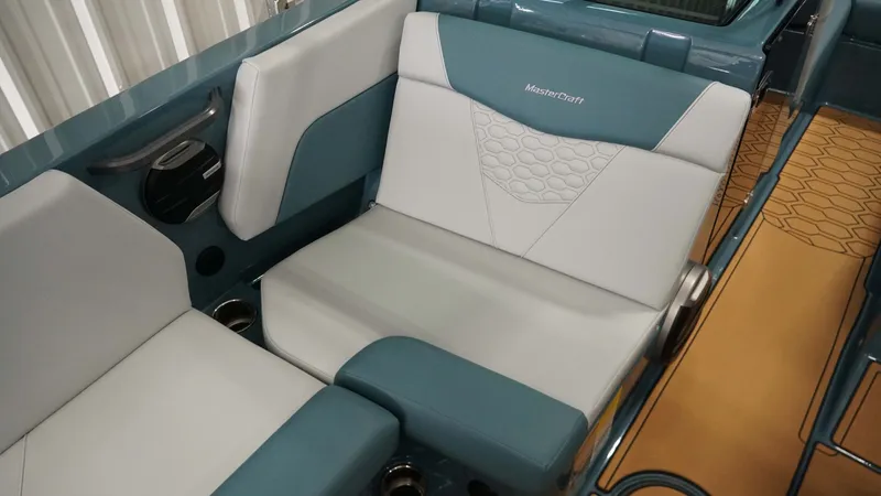 Slide: The Image of MasterCraft NXT22 2026 - 16