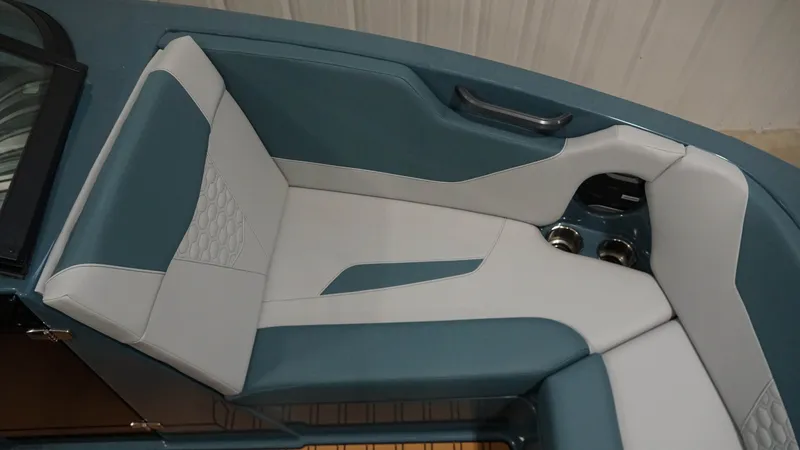 Slide: The Image of MasterCraft NXT22 2026 - 27