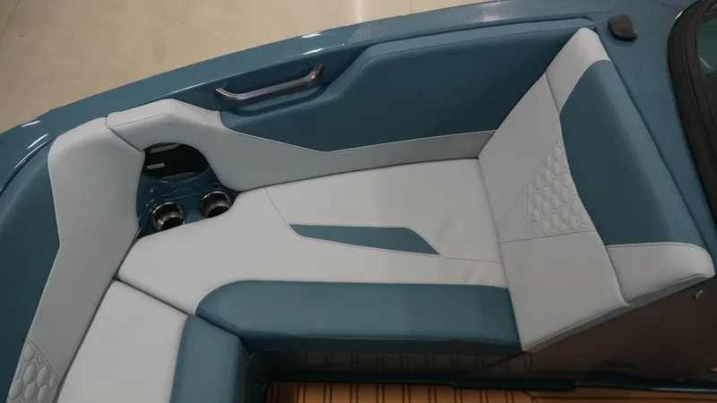 Slide: The Image of MasterCraft NXT22 2026 - 28