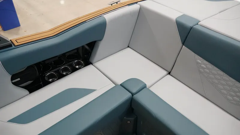 Slide: The Image of MasterCraft NXT22 2026 - 33