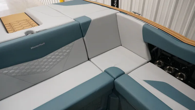 Slide: The Image of MasterCraft NXT22 2026 - 34