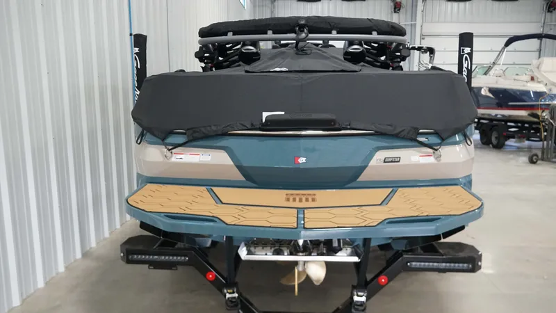 Slide: The Image of MasterCraft NXT22 2026 - 43