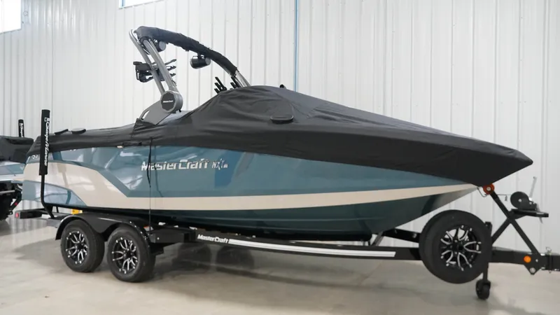 Slide: The Image of MasterCraft NXT22 2026 - 45