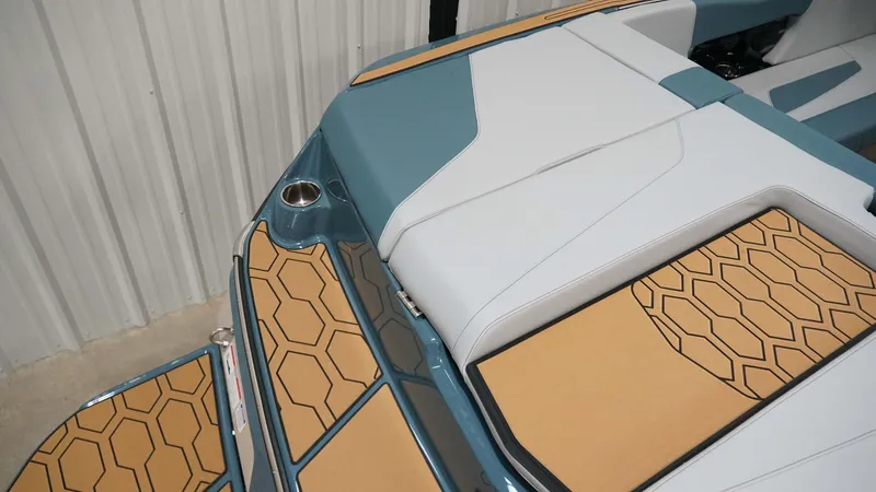 Slide: The Image of MasterCraft NXT22 2026 - 8