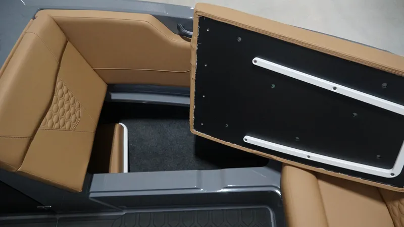 Slide: The Image of MasterCraft NXT24 2026 - 32