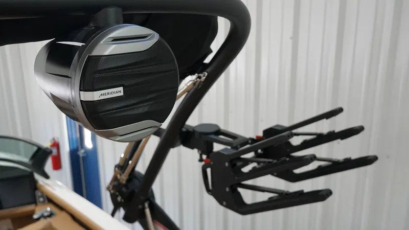 Slide: The Image of MasterCraft XT22 2026 - 12