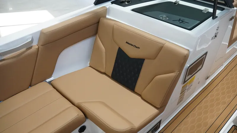 Slide: The Image of MasterCraft XT22 2026 - 16
