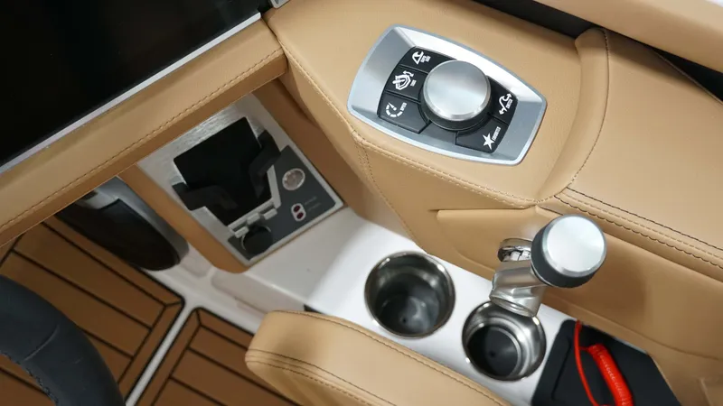 Slide: The Image of MasterCraft XT22 2026 - 19