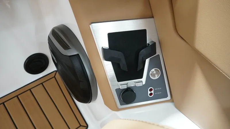 Slide: The Image of MasterCraft XT22 2026 - 22