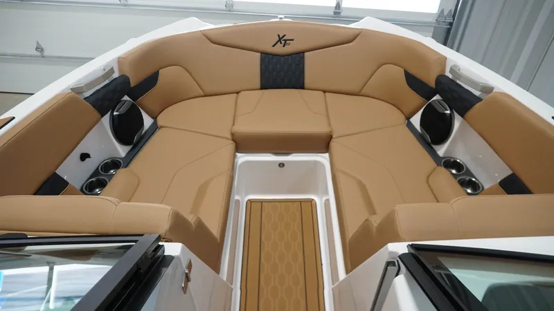 Slide: The Image of MasterCraft XT22 2026 - 27