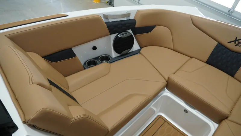 Slide: The Image of MasterCraft XT22 2026 - 28