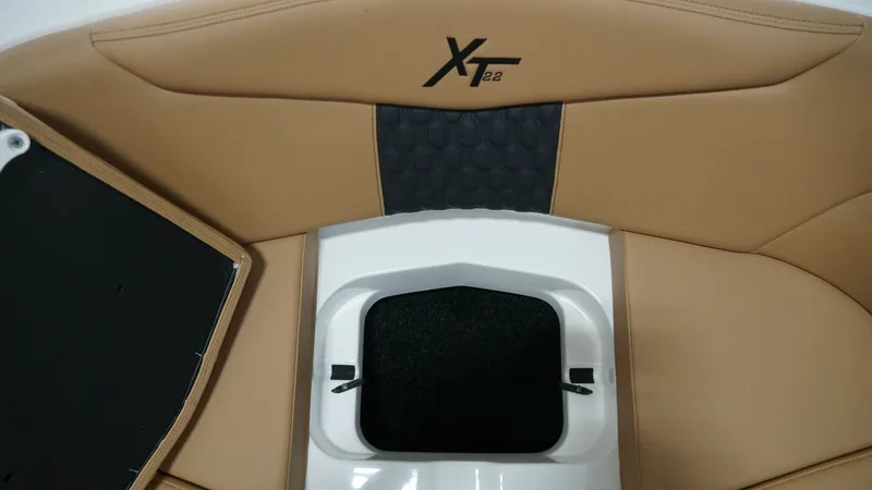 Slide: The Image of MasterCraft XT22 2026 - 31