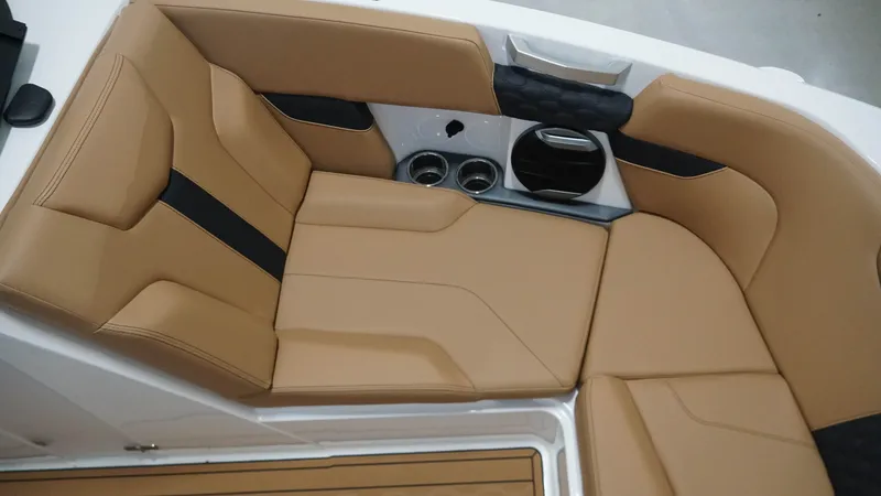 Slide: The Image of MasterCraft XT22 2026 - 32