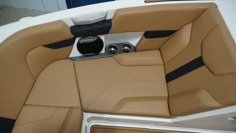 Slide: The Image of MasterCraft XT22 2026 - 33