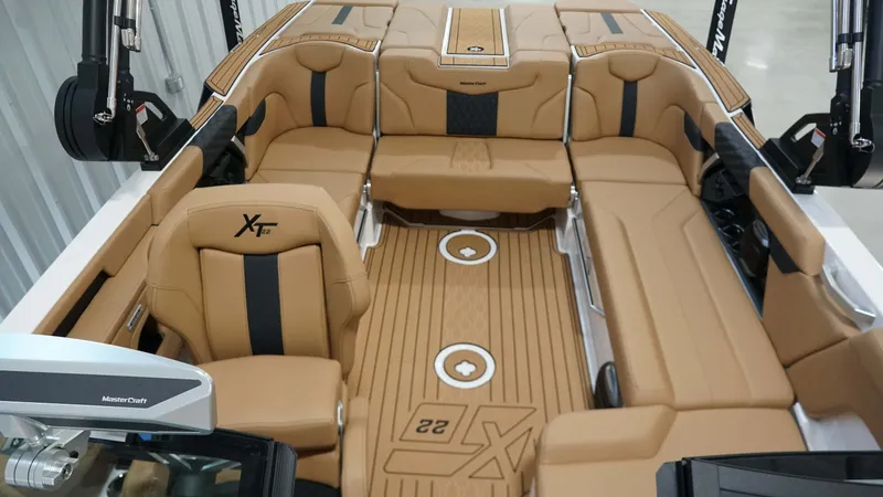 Slide: The Image of MasterCraft XT22 2026 - 34