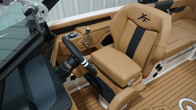 Slide: The Image of MasterCraft XT22 2026 - 35