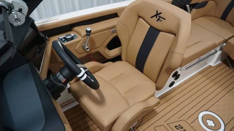 Slide: The Image of MasterCraft XT22 2026 - 36