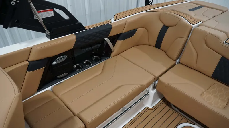 Slide: The Image of MasterCraft XT22 2026 - 37