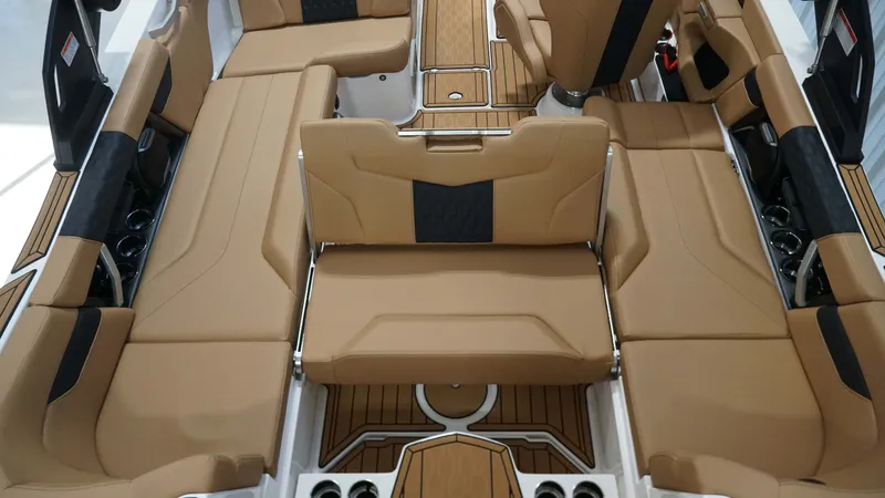 Slide: The Image of MasterCraft XT22 2026 - 40