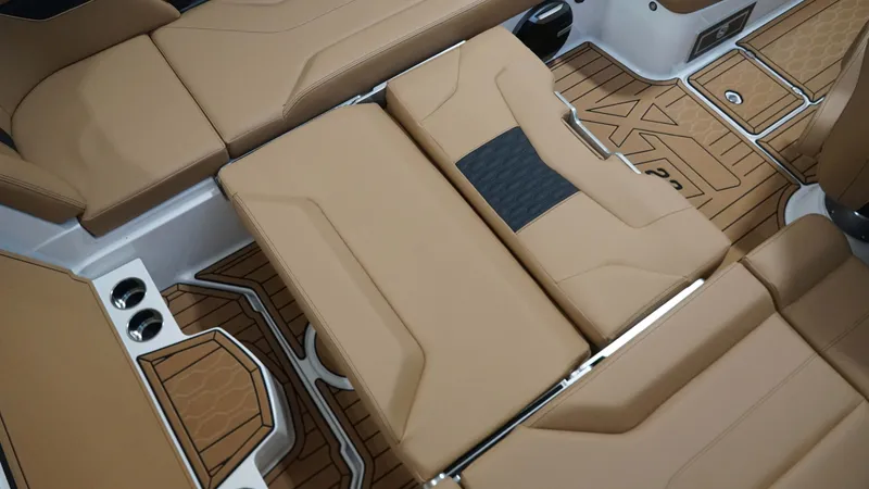 Slide: The Image of MasterCraft XT22 2026 - 41