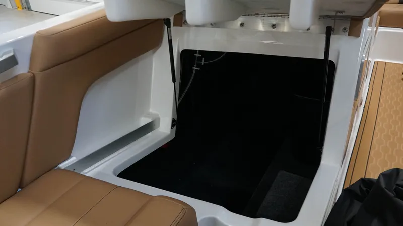 Slide: The Image of MasterCraft XT22 2026 - 44