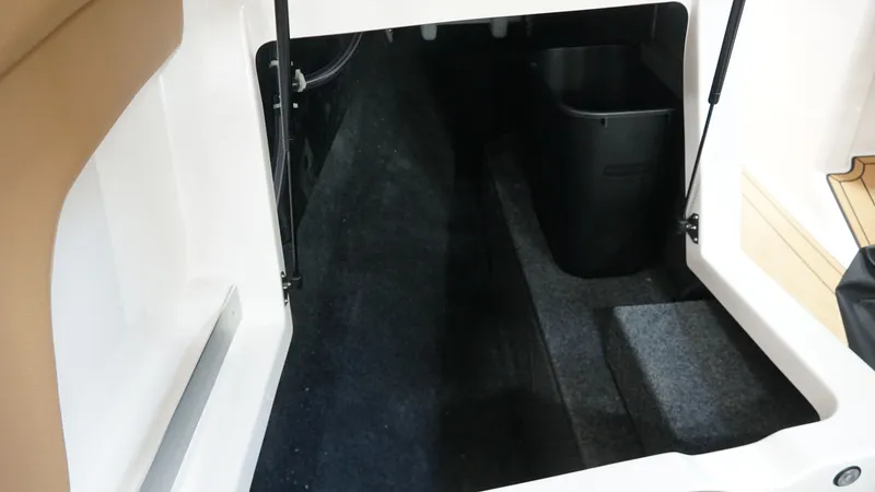 Slide: The Image of MasterCraft XT22 2026 - 45