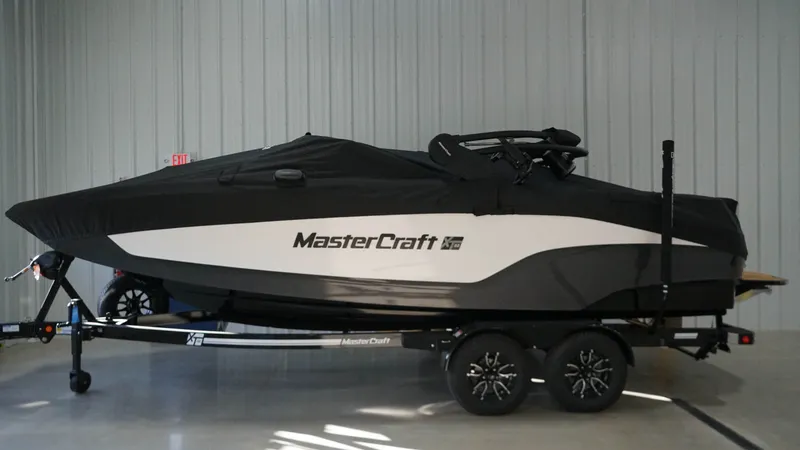 Slide: The Image of MasterCraft XT22 2026 - 49