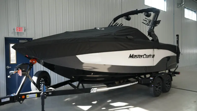 Slide: The Image of MasterCraft XT22 2026 - 50