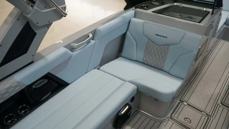 Slide: The Image of MasterCraft XT22 2026 - 14