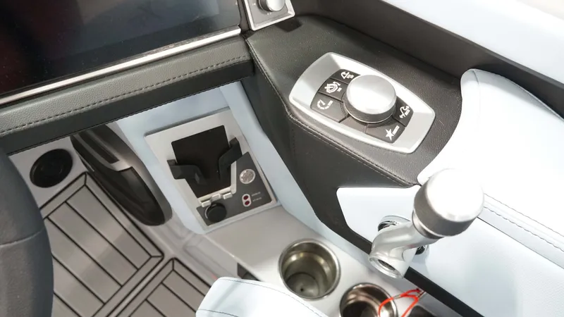 Slide: The Image of MasterCraft XT22 2026 - 17