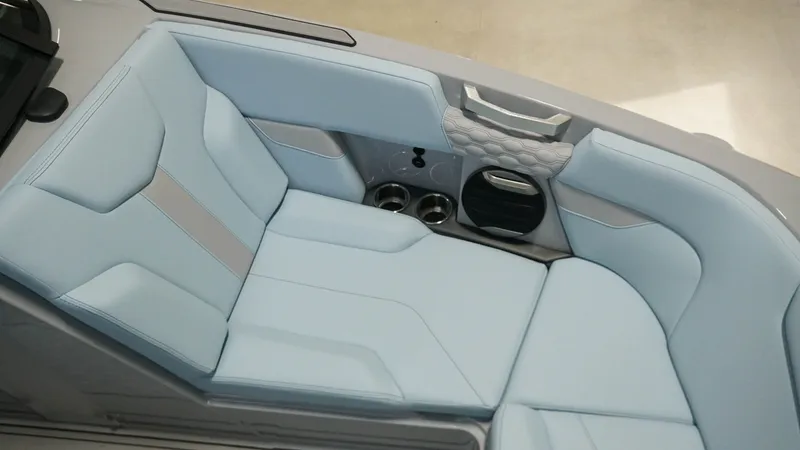 Slide: The Image of MasterCraft XT22 2026 - 25