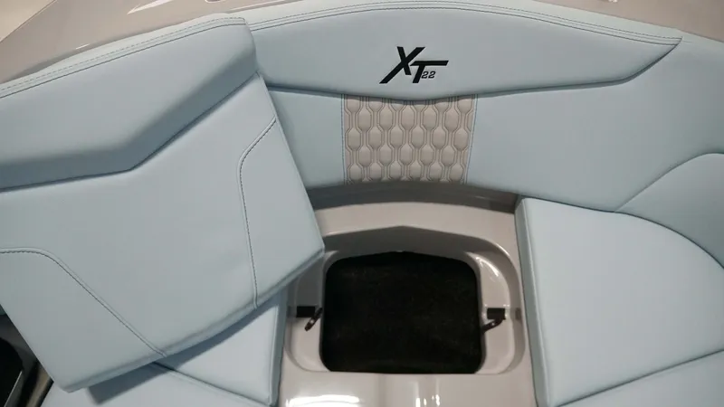 Slide: The Image of MasterCraft XT22 2026 - 28