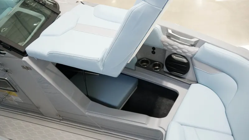 Slide: The Image of MasterCraft XT22 2026 - 29