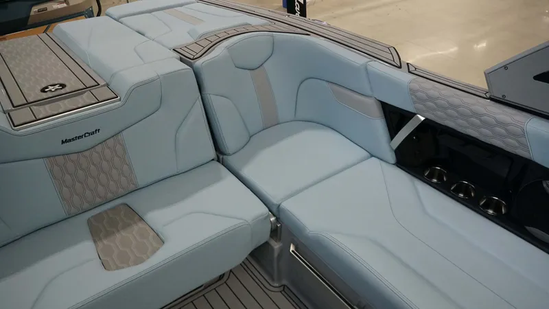 Slide: The Image of MasterCraft XT22 2026 - 34