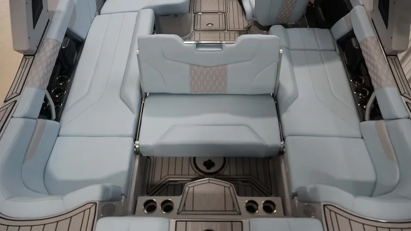 Slide: The Image of MasterCraft XT22 2026 - 38