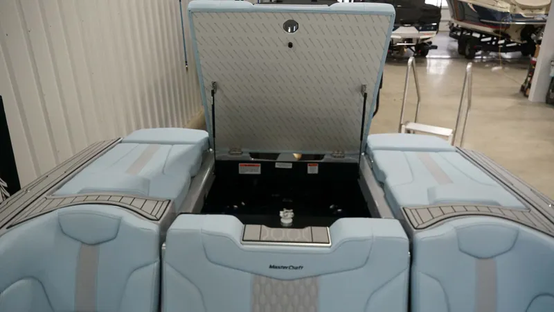 Slide: The Image of MasterCraft XT22 2026 - 40