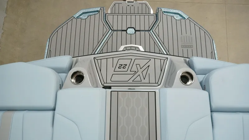 Slide: The Image of MasterCraft XT22 2026 - 42